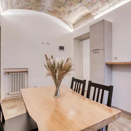 Apartament Romarina *