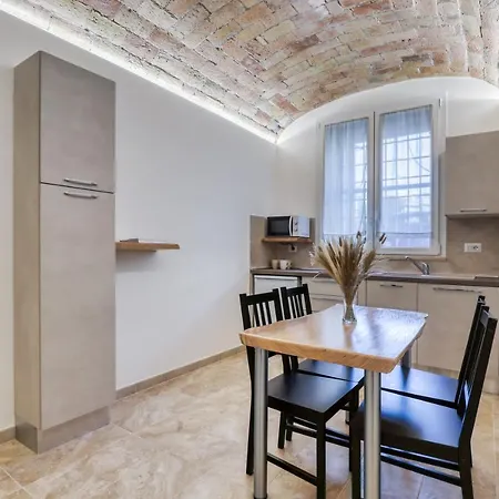 Apartament Romarina *