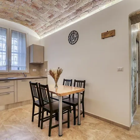 Apartament Romarina *